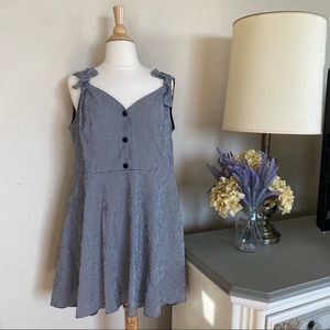 TOPSHOP black and white gingham seersucker dress